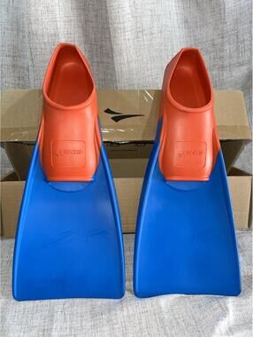 Finis Long Floating Fins NIB MED  M 5-7 / W 6-8